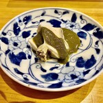 小判寿司 - 蒸し鮑（相馬）〜5時間蒸しただけの鮑。自ら旨味を増してしまう鮑も凄いといつも思ってしまう。