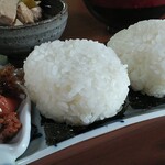 アイザワ商店 ございん - 「8月31日のランチセット」おにぎり二個（仙台みそ・若狭うめ・おかか）　