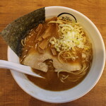 麺創　麺魂 - 魚介鶏豚骨醤油らーめん(750円、真上から)