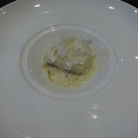 レストラン ラ・フロレゾン・ドゥ・タケウチ - ～LA DAURADE～師崎産天然真鯛のア・ラ・ヴァプール 白ミル貝とタコのラグー カリフラワーのカプチーノ仕立て