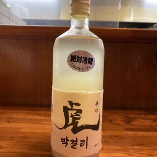 Compatible with grilled foods ◎ “Tora Makgeolli” has a light taste with slight carbonation.