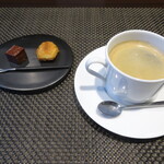 レストラン ラ・フロレゾン・ドゥ・タケウチ - ～LE CAFÉ ET SES PRTITS FOURS～珈琲、小菓子と共に