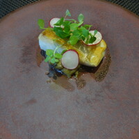 レストラン ラ・フロレゾン・ドゥ・タケウチ - ～LA POISSON DU JOUR～岡山県産マナガツオのア・ラ・プランチャ ジンジャーの香る焼き茄子と黒こしょうのオイル 秋刀魚のシヴェソース