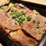 焼肉うしお - 和牛焼肉丼（500円）