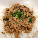 肉汁爆発曾さんの餃子 新宿西口店 - 