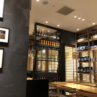 オービカ モッツァレラバー 横浜店 - 内観