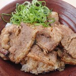 肉のヤマ牛 - プレミアム甘だれ焼肉丼の小サイズ590円