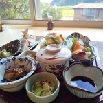 粋な屋 坂本 - 窓の外には田園風景