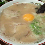 麺家 ぶらっくぴっぐ - 卵入りラーメンだよ