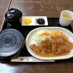 Tonkatsu Yashi - とんかつ定食　８３５円（税別）