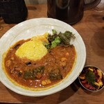 SPICY CURRY 魯珈 - 夏バテ対策！ゴーヤと蛸の酸っぱ辛カレー＋蛸と赤キャベツのアチャール