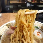 すごい煮干ラーメン凪 - 極太ちぢれ麺