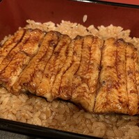 サービス鰻重　並　2400円　（数量限定）