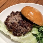 The Burn - 熟成肉ハンバーガー（税込1,350円）のパティ