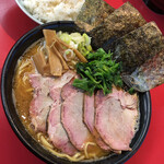 横浜ラーメン とんこつ家  - 