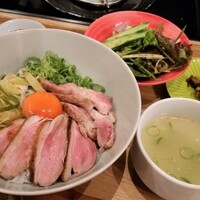 博多 鴨すき 鴨しゃぶ なかもぐろ - 炭火鴨丼定食。