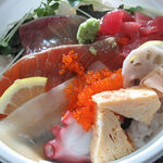 Sushi Asai - 【テイクアウト】 海鮮丼 赤出汁付き
