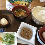 すき家 - 納豆朝食　330円