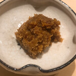 すが弥 - 鰹の薬味です。山わさびとオカカとネギをたたき、煮切りで軽く和えました。お酒のアテにも最高です