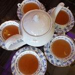 シャンデリア飲茶 - プーアル茶&ライチ紅茶をみんなでいただきました♪