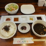 お賀川OGAWA - ランチコースのご飯、味噌汁、サラダ