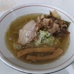 やさしい、とんこつ 麺 かまくら  - カツオちゃん塩