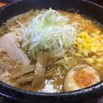 麺場 もっけい - 斜めから。