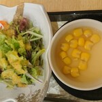 Shokuraku Suiren - 自家製ドレッシングのサラダに冷やし茶碗蒸しも美味