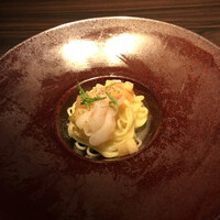 KAZAN - スペシャルフルコースランチ７０１８円。オホーツク海甘海老と白桃の冷たいフェデリーニ。甘エビと白桃がこんなに合うとは！ 驚きの初体験です（╹◡╹）（╹◡╹）
