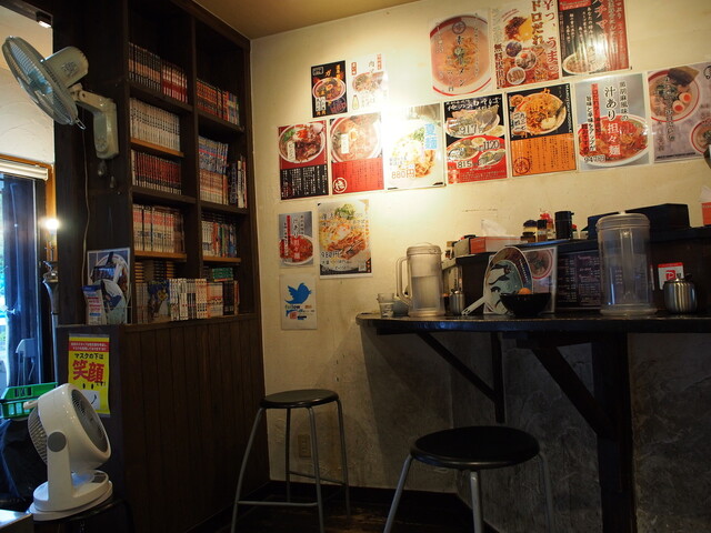 Shintokushima Ramen Marutoku Ramen Shirasagi Honten photo 4