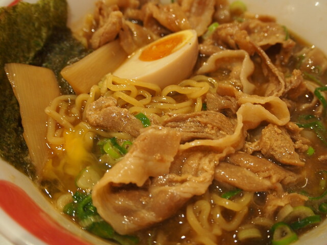 Shintokushima Ramen Marutoku Ramen Shirasagi Honten photo 3