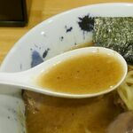 麺屋　新三 - ここで濃厚かつ後味キリリな豚骨魚介スープの風味を楽しみつつ・・・