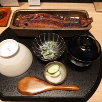 うなぎ四代目菊川 ムスブ田町店 - 見よ、この存在感