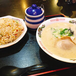 ピンクドラゴン Pink Dragon 伏見 中華料理 食べログ