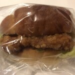 ミサキベーカリー - 油淋鶏パン（２８０円）