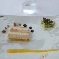ジャルダン ポール・ボキューズ - フォアグラと鶏胸肉のプレッセオレンジのコンフィチュールと爽やかなグリーンレーズン