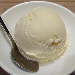 焼肉 徳寿 - デザートのアイスクリーム