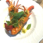 La Brianza - カタルニア産伊勢エビ。味わいがギュッと凝縮してる、ミソのところもおいしい♡  ハーブの香りが素敵なアクセント