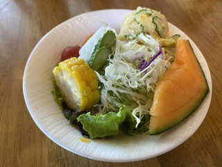 Kino Ii Nakama - ポテトサラダとコーンは美味しかった。