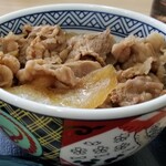 Yoshinoya - 牛丼小盛をアップで…