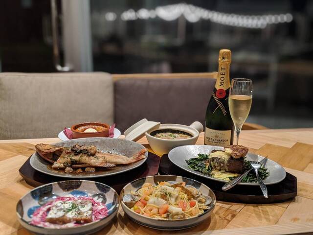 座席 : ocean good table 石垣 （オーシャングッドテーブル） - 石垣市