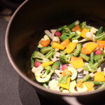 祇園 呂色 - 彩り鮮やかな京野菜を無水調理