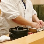 馬車道 大かわ - 大福を作ってる