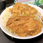 野菜みそラーメン 鬼首 - アブラそば 850円、朝鮮(トッピング) 120円
      朝鮮がアブラに見えなくもない
