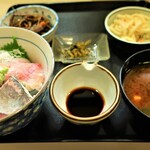 彦兵衛 - 海鮮丼定食８００円（税込）