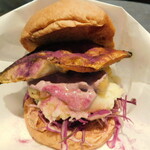 MK CAFE - すみれ肌に恋する鯖バーガー(元AKB48の佐藤すみれさんとのコラボ鯖バーガー)