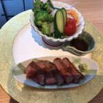 しゃぶしゃぶ・日本料理 木曽路 - 和牛あみ焼き＆サラダ