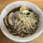 ラーメン二郎 - ラーメン 780円　麺半分・ヤサイ少な目にんにく