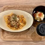 スパットミート - ミックス ¥400 ＋ Yaccoサラダ ¥100 ＋ スープ 無料