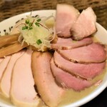 らぁ麺 飛鶏 - 濃厚鶏白湯そば＋大盛＋チャーシュー＋全部のせ＋バラのり
